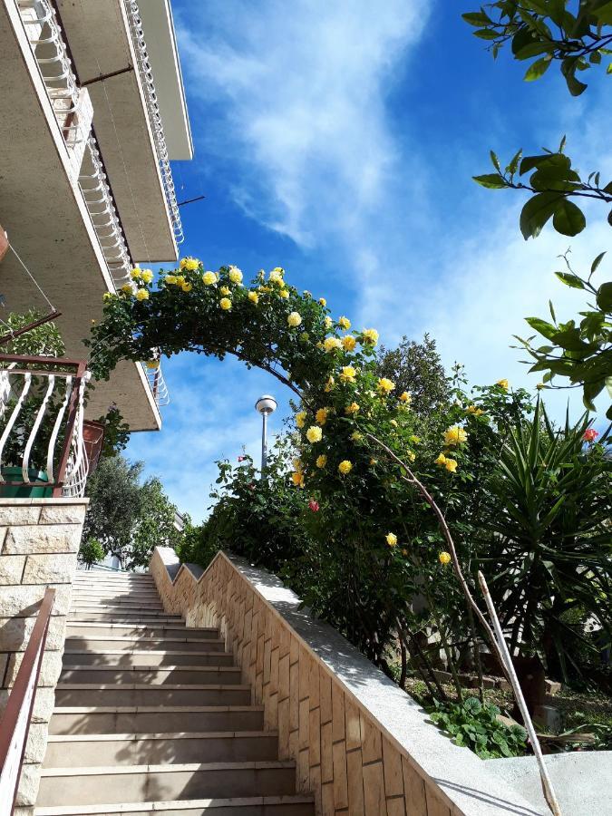 Apartment Eva Макарска Екстериор снимка