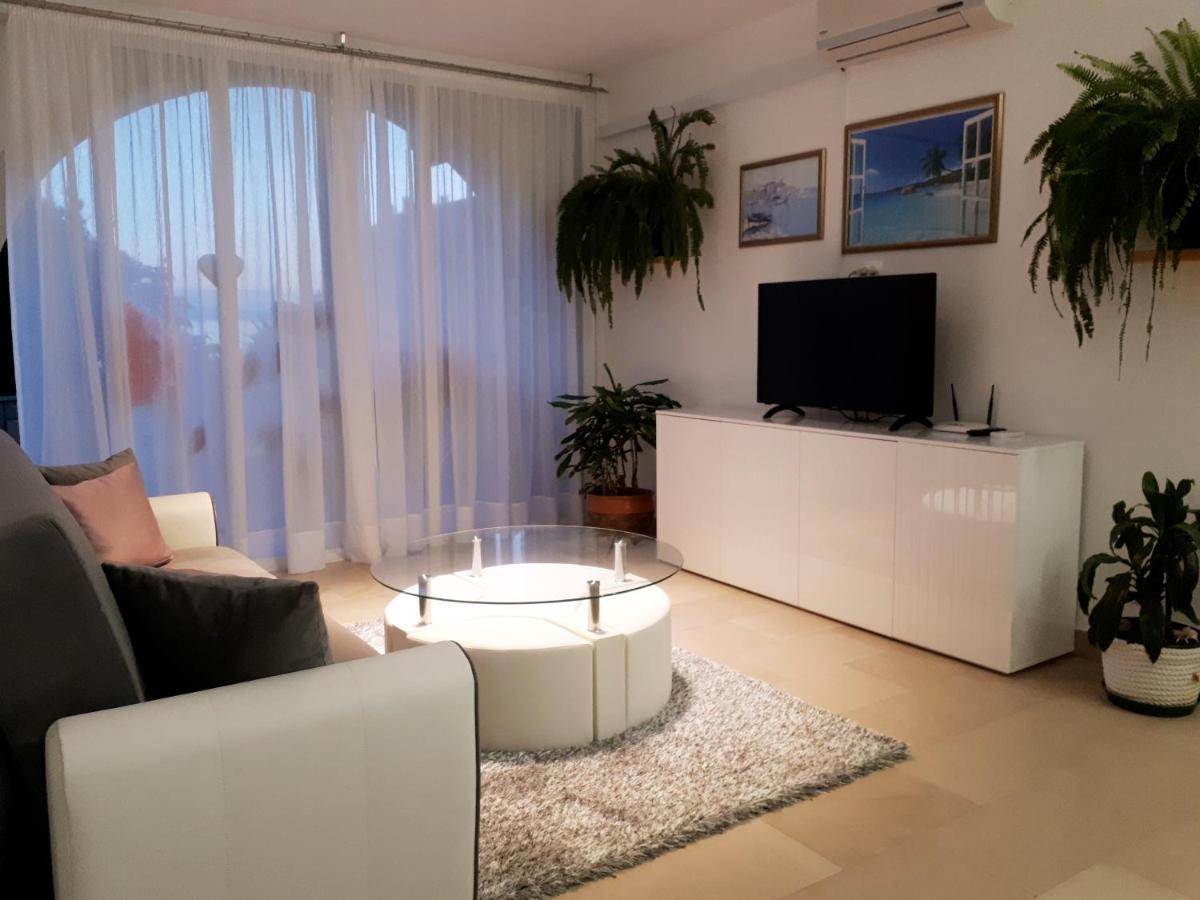 Apartment Eva Макарска Екстериор снимка